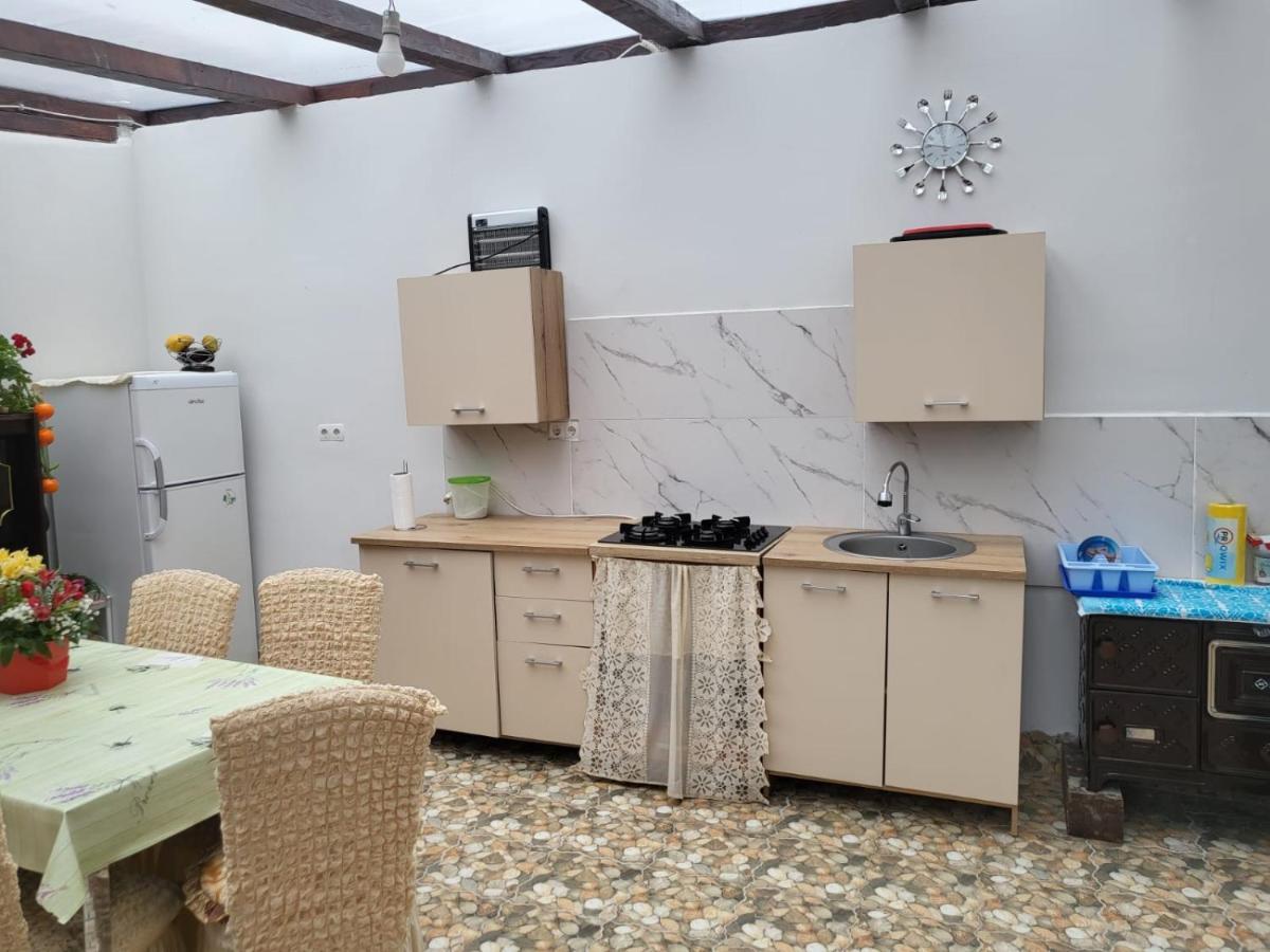 Ferienwohnung Apartament Cu Terasa Si Gratar Satu Mare Exterior foto