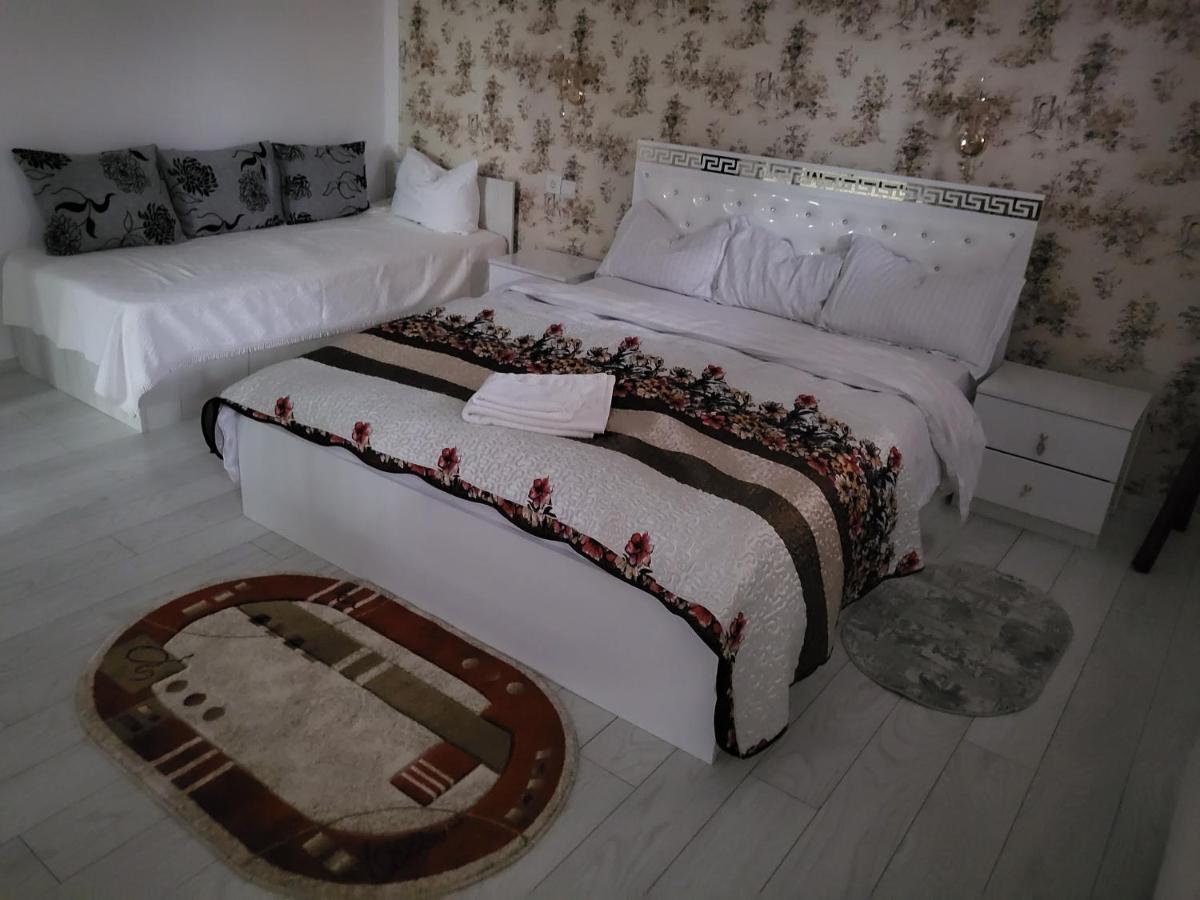 Ferienwohnung Apartament Cu Terasa Si Gratar Satu Mare Exterior foto