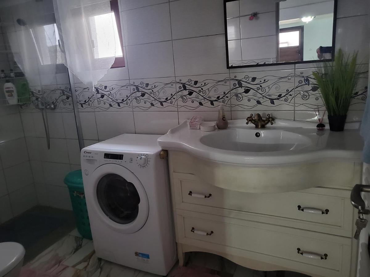 Ferienwohnung Apartament Cu Terasa Si Gratar Satu Mare Exterior foto